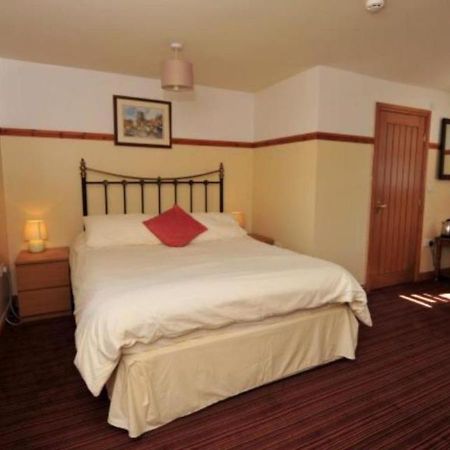 Chevin End Guest House Отлі Екстер'єр фото