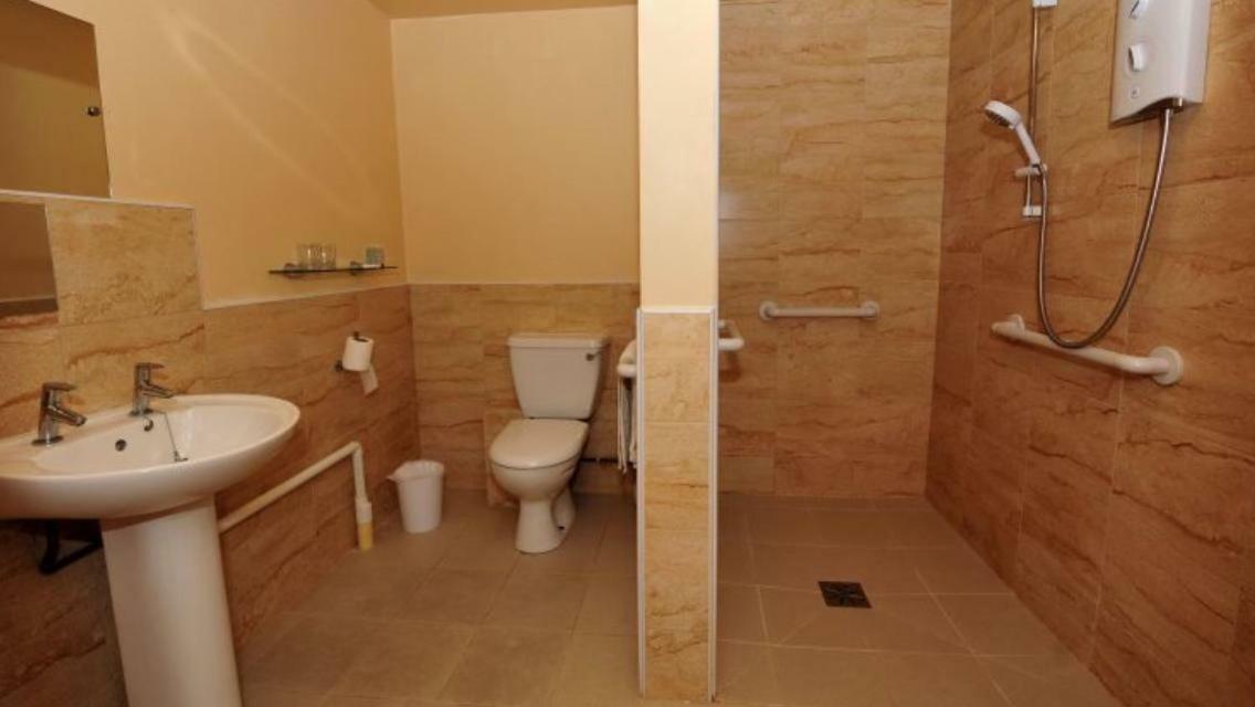 Chevin End Guest House Отлі Екстер'єр фото